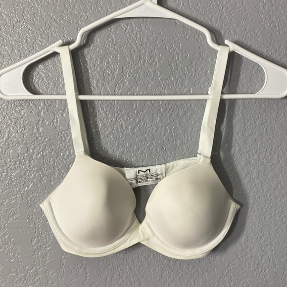 Maidenform One Fabulous Fit 2.0 Tailored Demi Underwire Bra - Picture 2 of 7